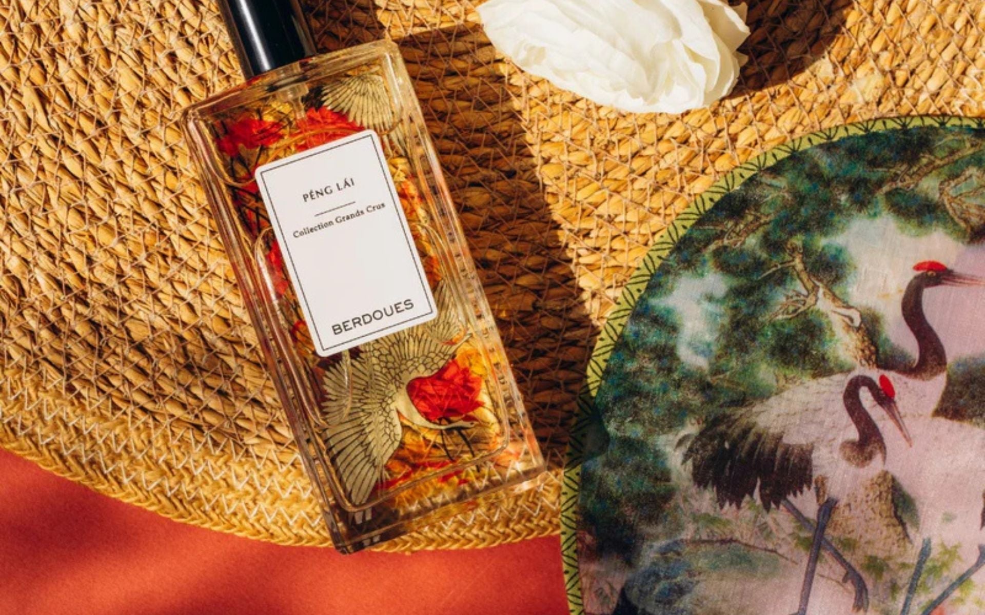 Parfum Péng Lái de la collection Grands Crus Berdoues, flacon élégant inspiré d’un voyage olfactif en Asie.